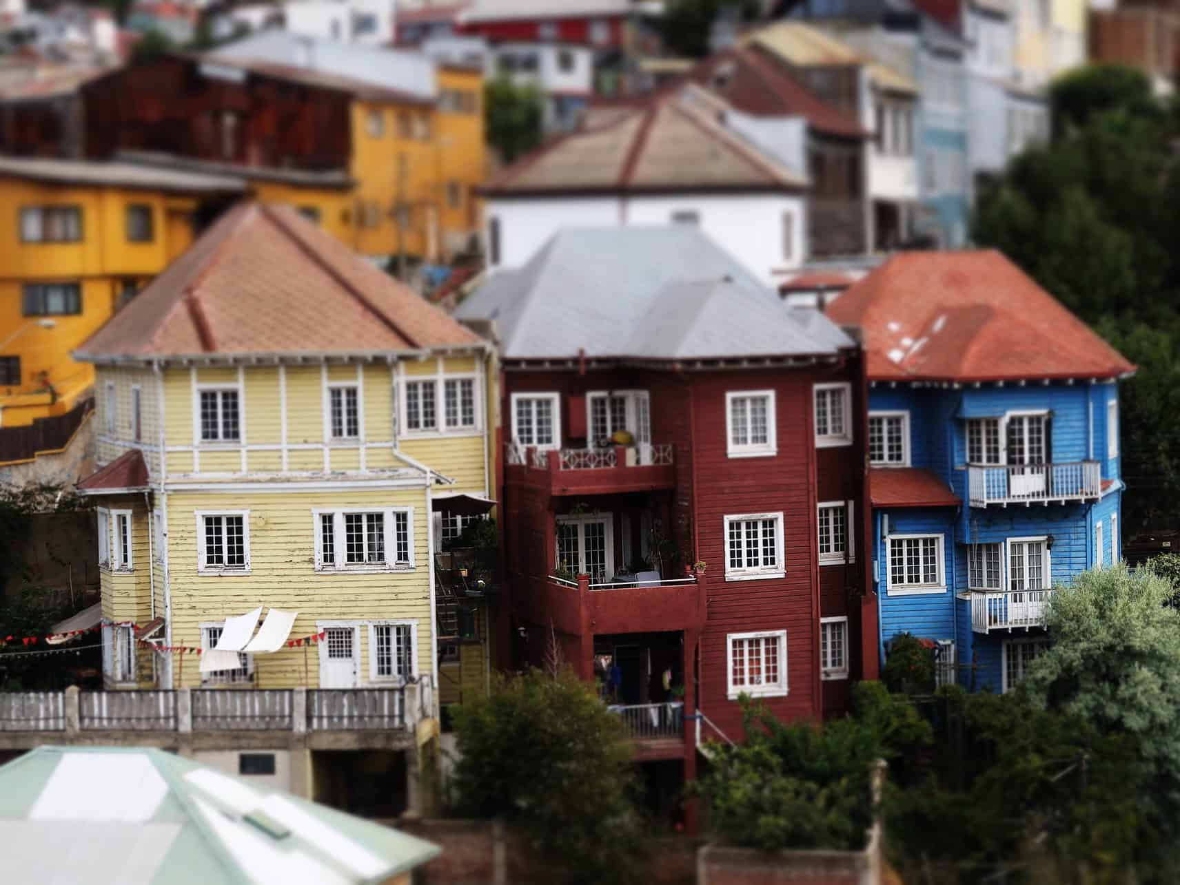Colourful buildings in Valparaíso, Chile