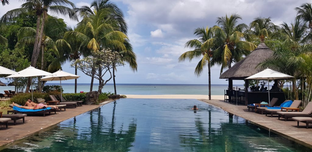 Infinity pool at the Hilton Mauritius Resort & Spa